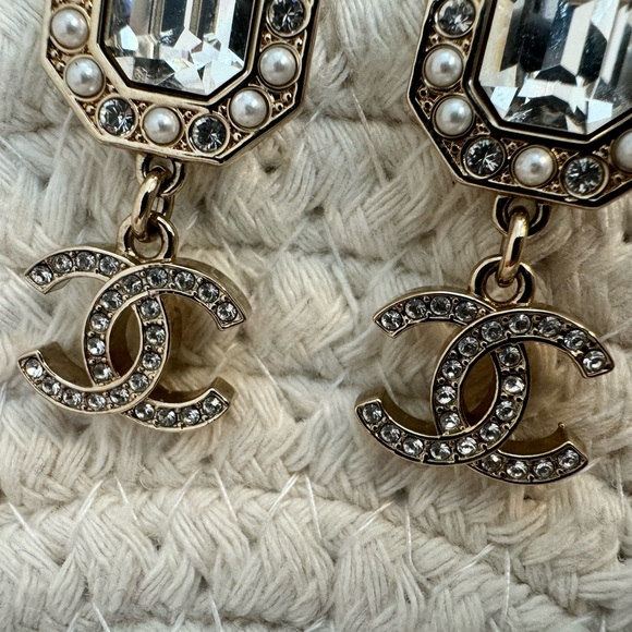 Chanel Octagon Crystals x Pearls CC Drop Earrings - Picture 5 of 11